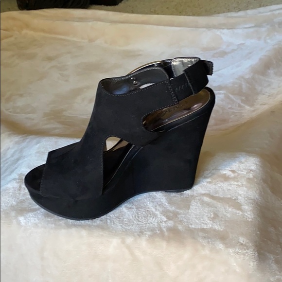 Carlos Santana Blank Suede Wedges size 7 - Picture 10 of 16